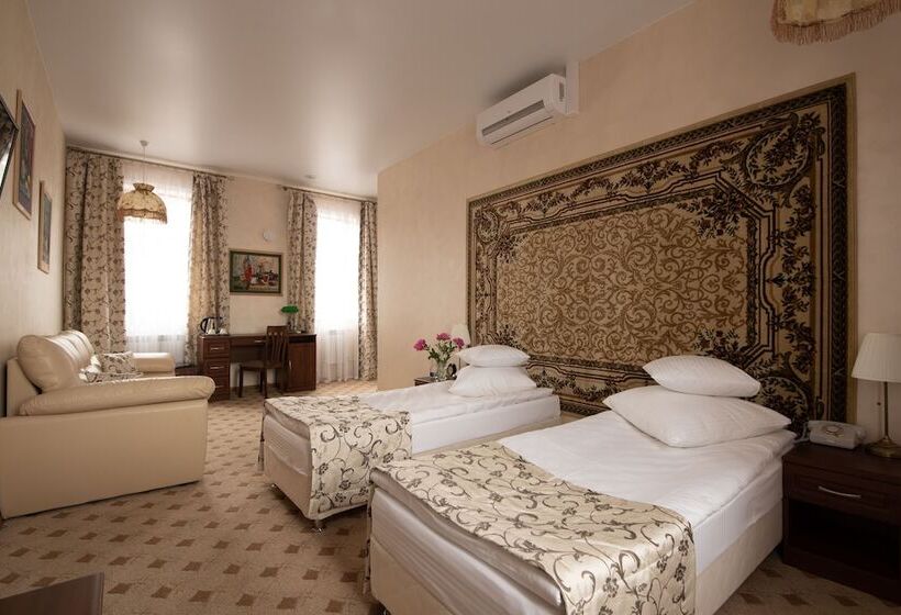 高级大房间, Sovetskaya Themed