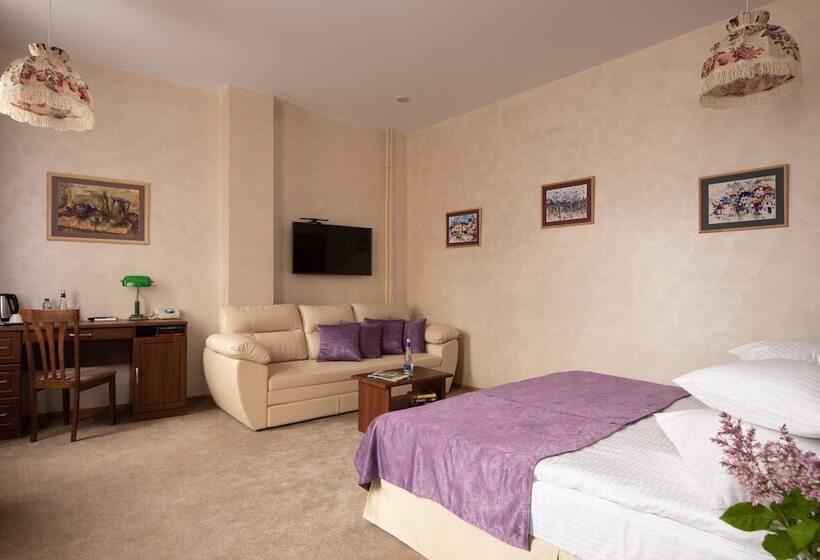 高级大房间, Sovetskaya Themed