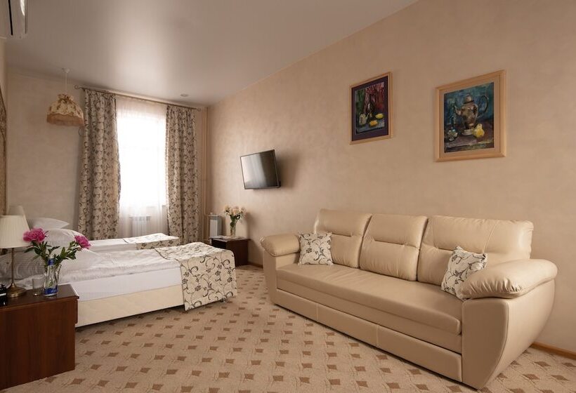 高级大房间, Sovetskaya Themed