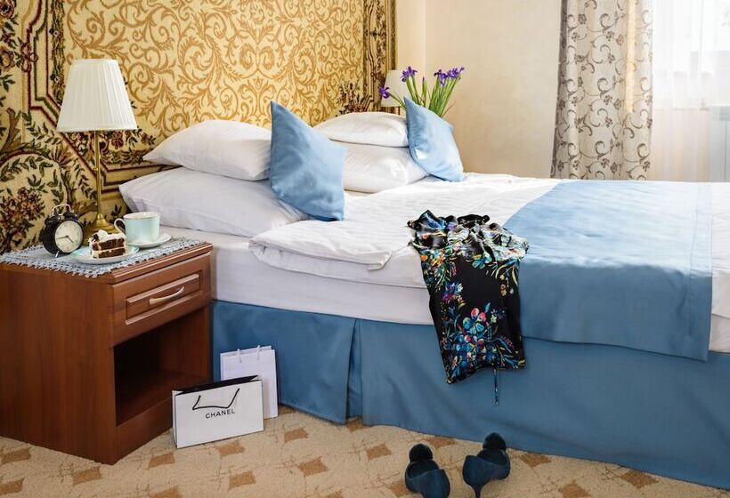 高级大房间, Sovetskaya Themed