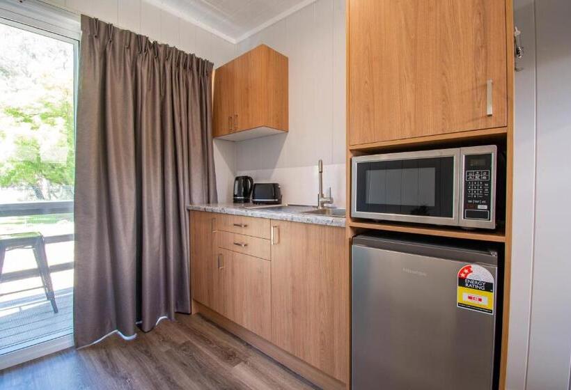 חדר סטנדרט עם מרפסת, Gundagai Tourist Suites