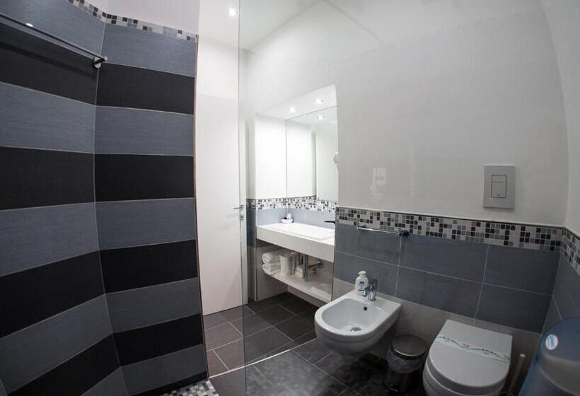 スタンダードルーム, B&b Diana