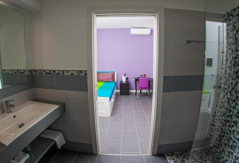 スタンダードシングルルーム, B&b Diana