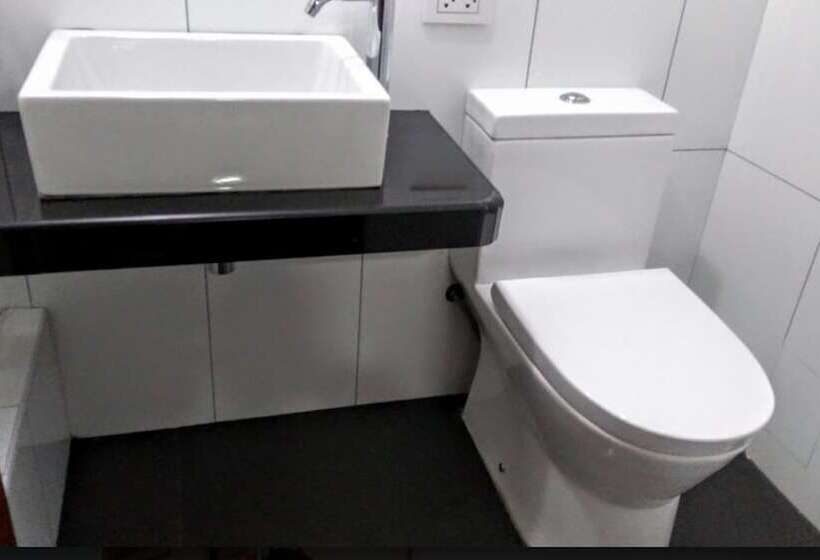 スタンダードルーム, Samuel's House