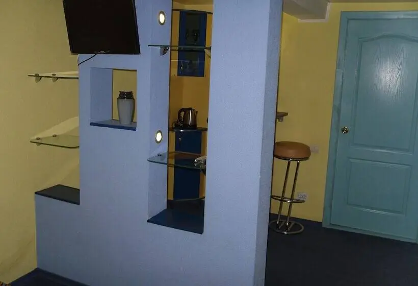 اتاق سوپریور, Hostel Profit