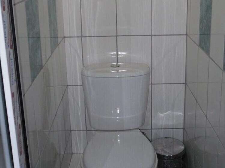 تختخواب در اتاق مشترک, Hostel Profit