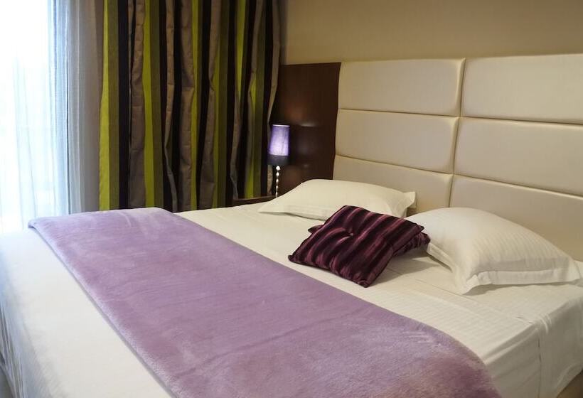 חדר סטנדרט, Konaki