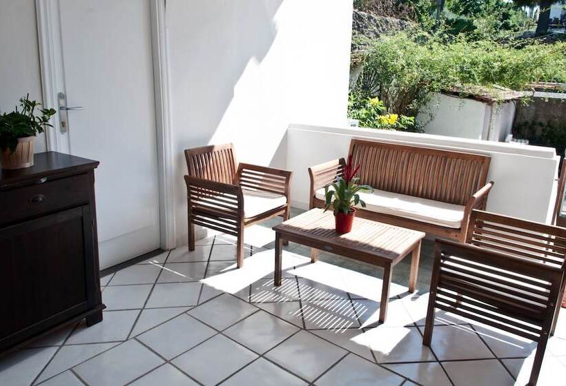 Семейный Номер, Mimi B&b