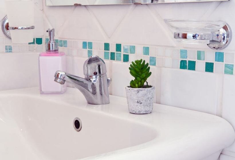 Номер Стандарт, Mimi B&b