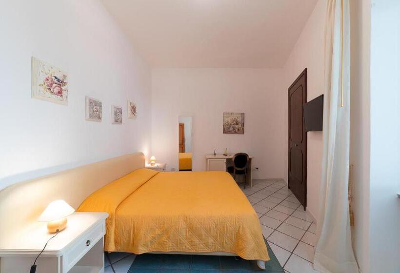 Семейный Номер, Mimi B&b