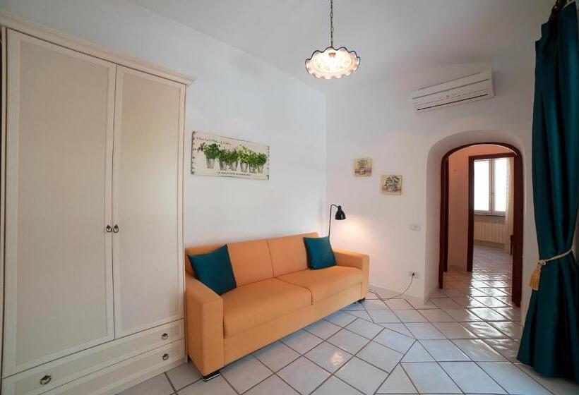 Семейный Номер, Mimi B&b