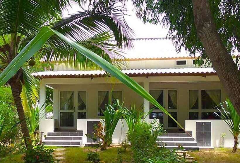 اتاق لوکس با چشم‌انداز استخر, Awalé Plage   Village Vacances