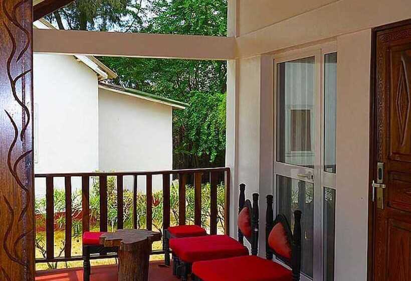 بانگلوی خانوادگی با چشمانداز دریا, Awalé Plage Village Vacances