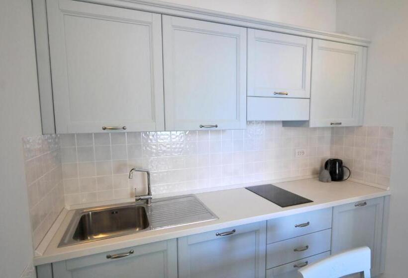 شقة غرفة واحدة, Villa Carolina