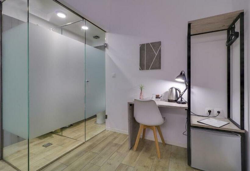 标准间, Athensotel