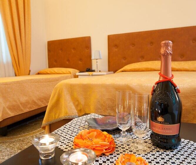 غرفة كومفورت ثلاثية, B&b Lepanto