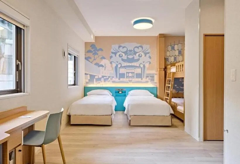 Deluxe Family Room