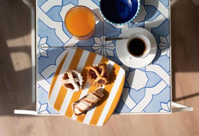 オーシャンビューデラックスルームバルコニー付き, Domo 20 Hotel & Rooftop