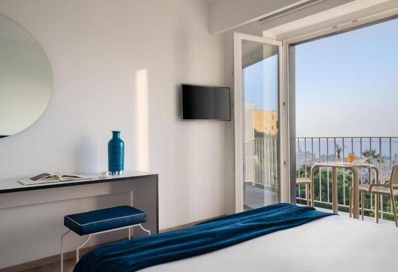 اتاق لوکس با بالکن و چشم‌انداز دریا, Domo 20 Hotel & Rooftop