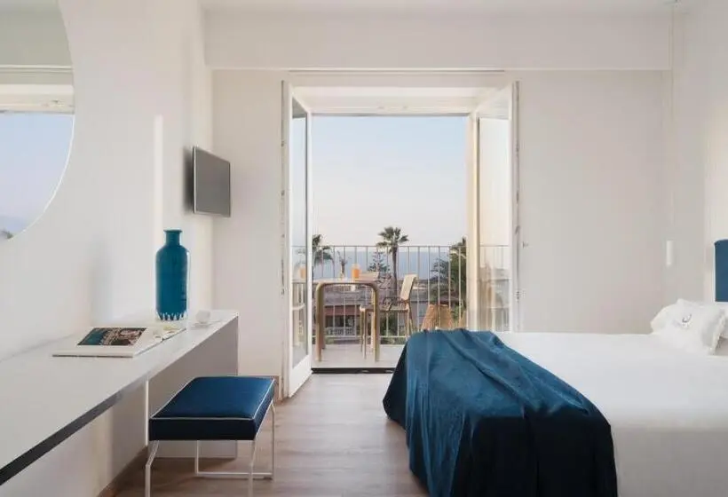 オーシャンビューデラックスルームバルコニー付き, Domo 20 Hotel & Rooftop