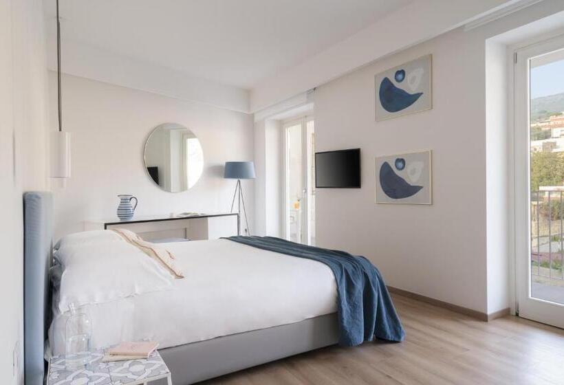 デラックスルーム, Domo 20 Hotel & Rooftop