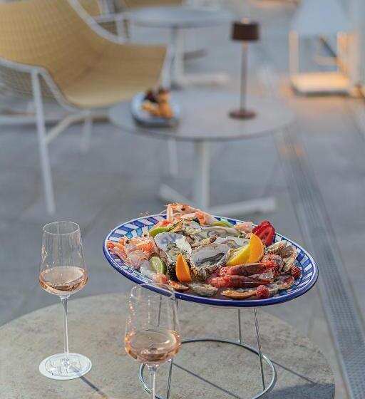 スーペリアールーム, Domo 20 Hotel & Rooftop