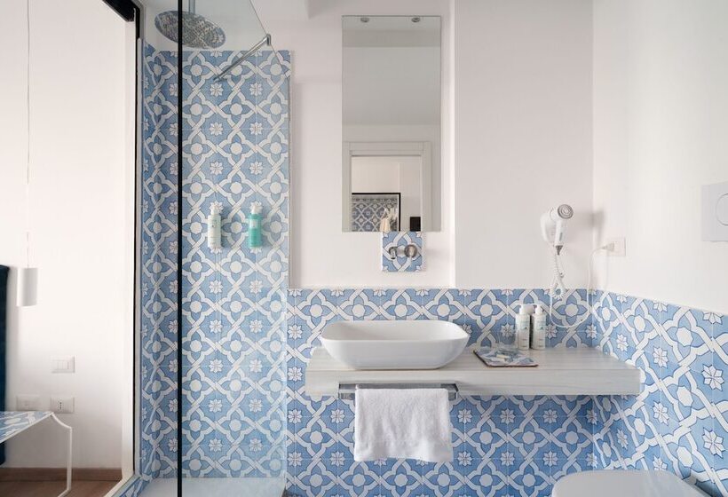 オーシャンビューデラックスルームバルコニー付き, Domo 20 Hotel & Rooftop