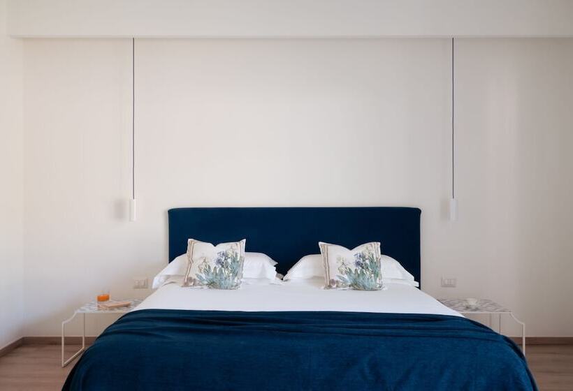 جناح جونيور, Domo 20 Hotel & Rooftop