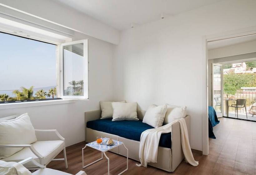 جناح جونيور, Domo 20 Hotel & Rooftop