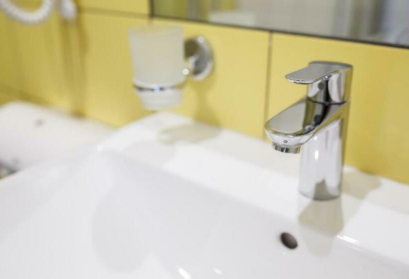 اتاق استاندارد, Safestay Warsaw Old Town