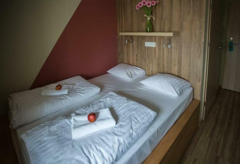 اتاق استاندارد, Safestay Warsaw Old Town