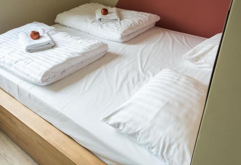 اتاق استاندارد, Safestay Warsaw Old Town