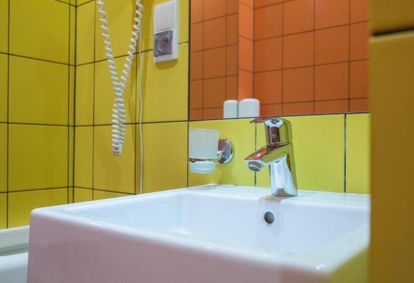 تختخواب در اتاق مشترک, Safestay Warsaw Old Town