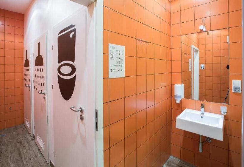 تختخواب در اتاق مشترک, Safestay Warsaw Old Town