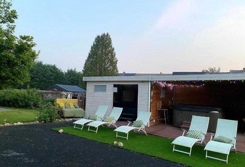 キングサイズベッドのスタンダードルーム, Le Chateau De Frankie Spas Saunas