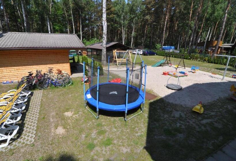 דירת משפחה, Pensjonat Magnolie