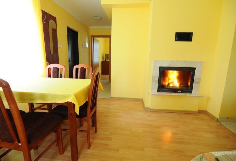 סטודיו דלוקס, Pensjonat Magnolie