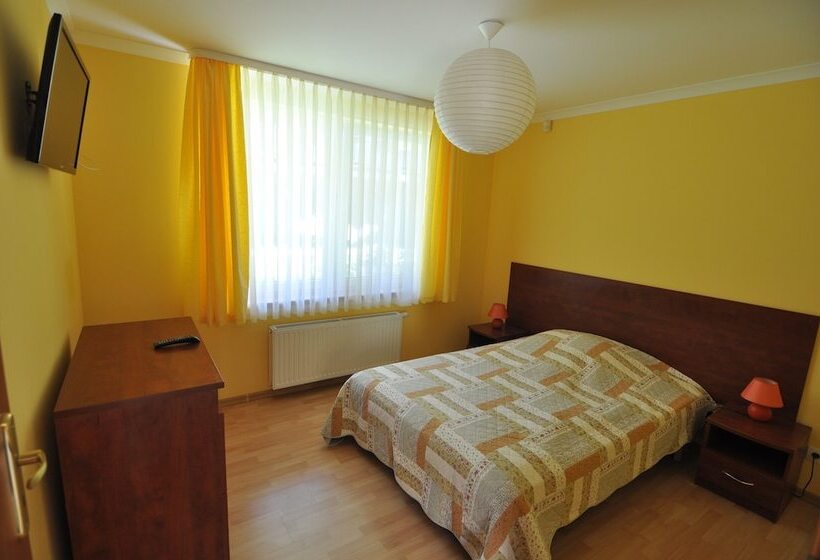 סטודיו דלוקס, Pensjonat Magnolie