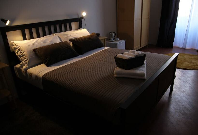 اتاق خانوادگی, B&b Gallidoro