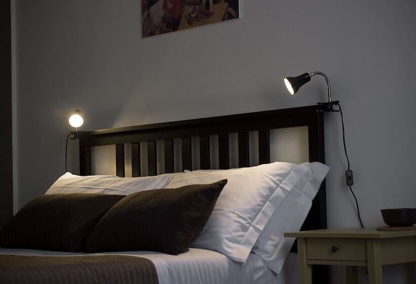 اتاق خانوادگی, B&b Gallidoro