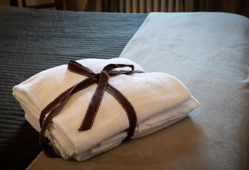 キングサイズベッドのデラックスルーム, Locanda Antica Osteria Saracena Del Bergallo