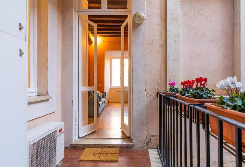 דירת חדר סופריור, Navona Open Space Apartments