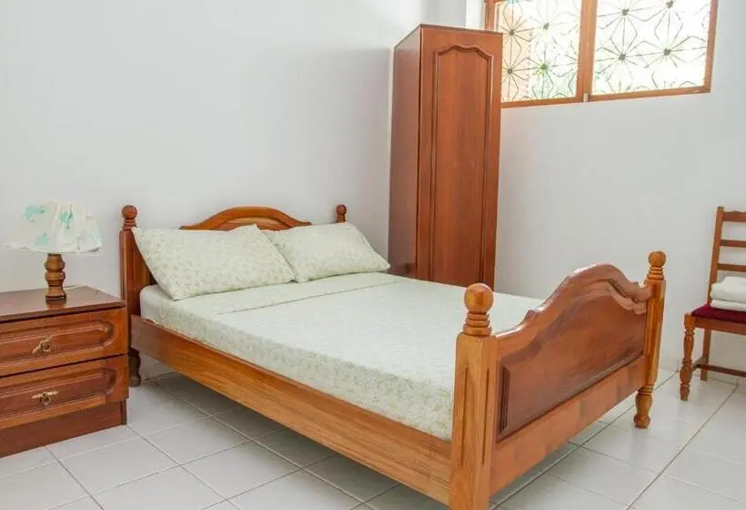 اتاق استاندارد با سرویس بهداشتی مشترک, Arla Residential