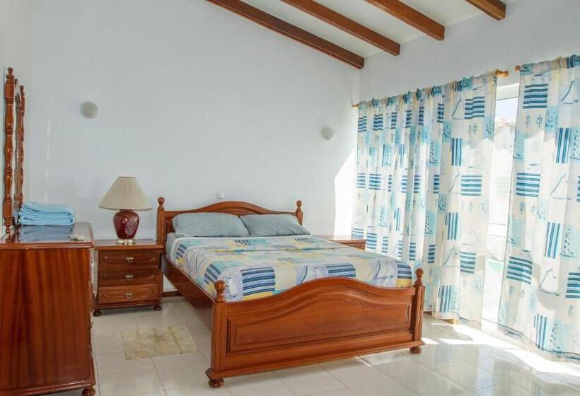 اتاق لوکس, Arla Residential