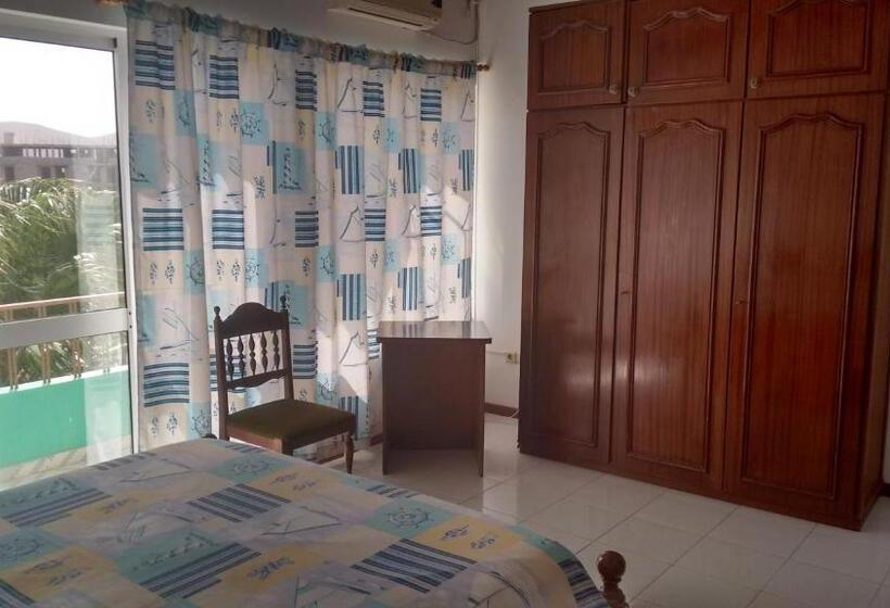 اتاق لوکس, Arla Residential