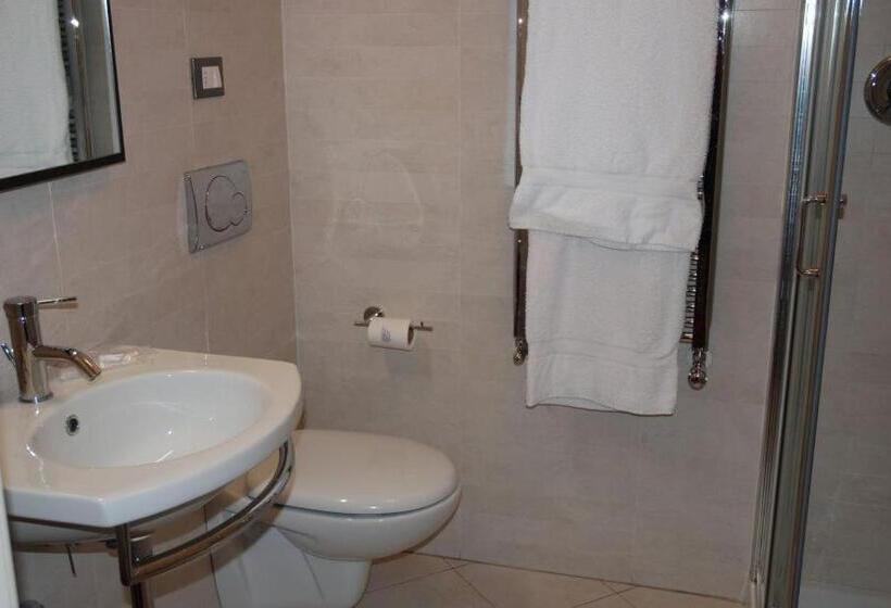 Camera Standard, Corte Loredana