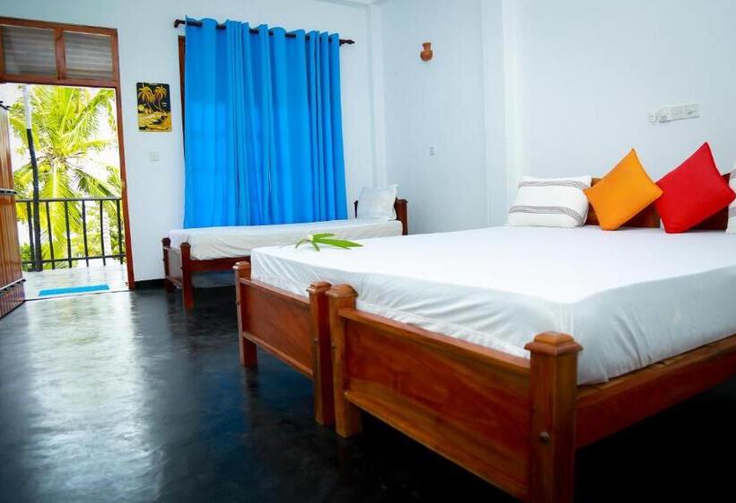 اتاق لوکس با بالکن و چشم‌انداز دریا, Sunray Beach House
