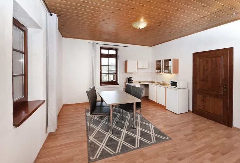 패밀리 아파트, Pension Villa Kunerad