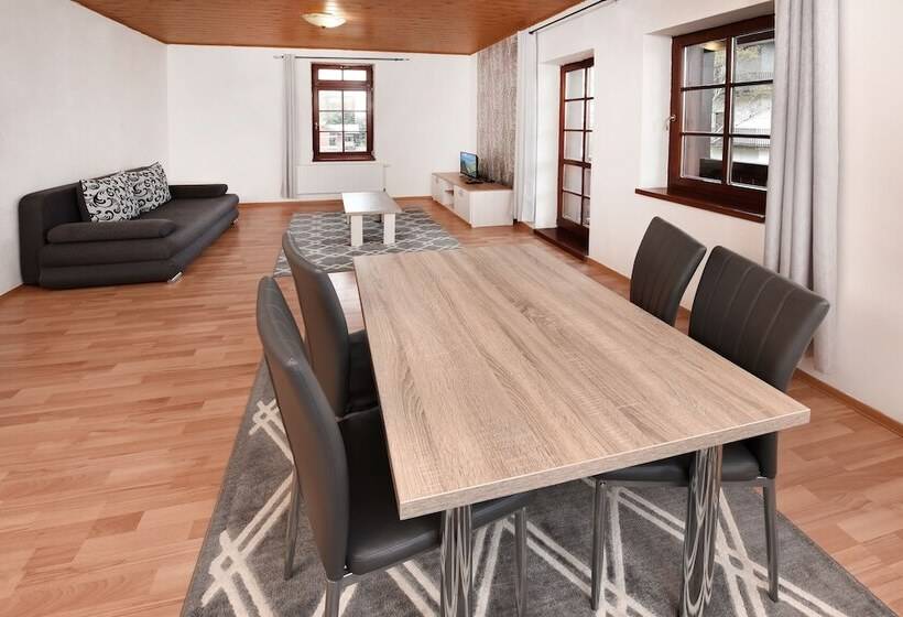 패밀리 아파트, Pension Villa Kunerad