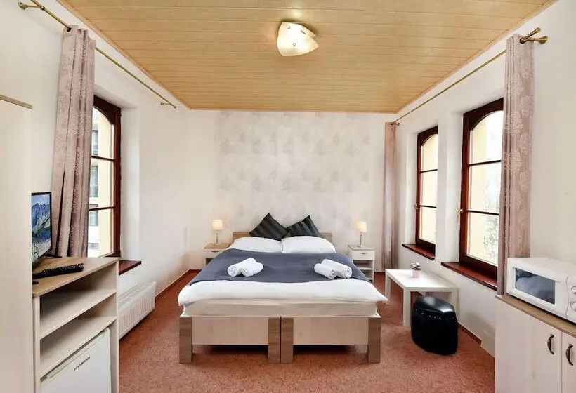 اتاق استاندارد سه نفره, Pension Villa Kunerad